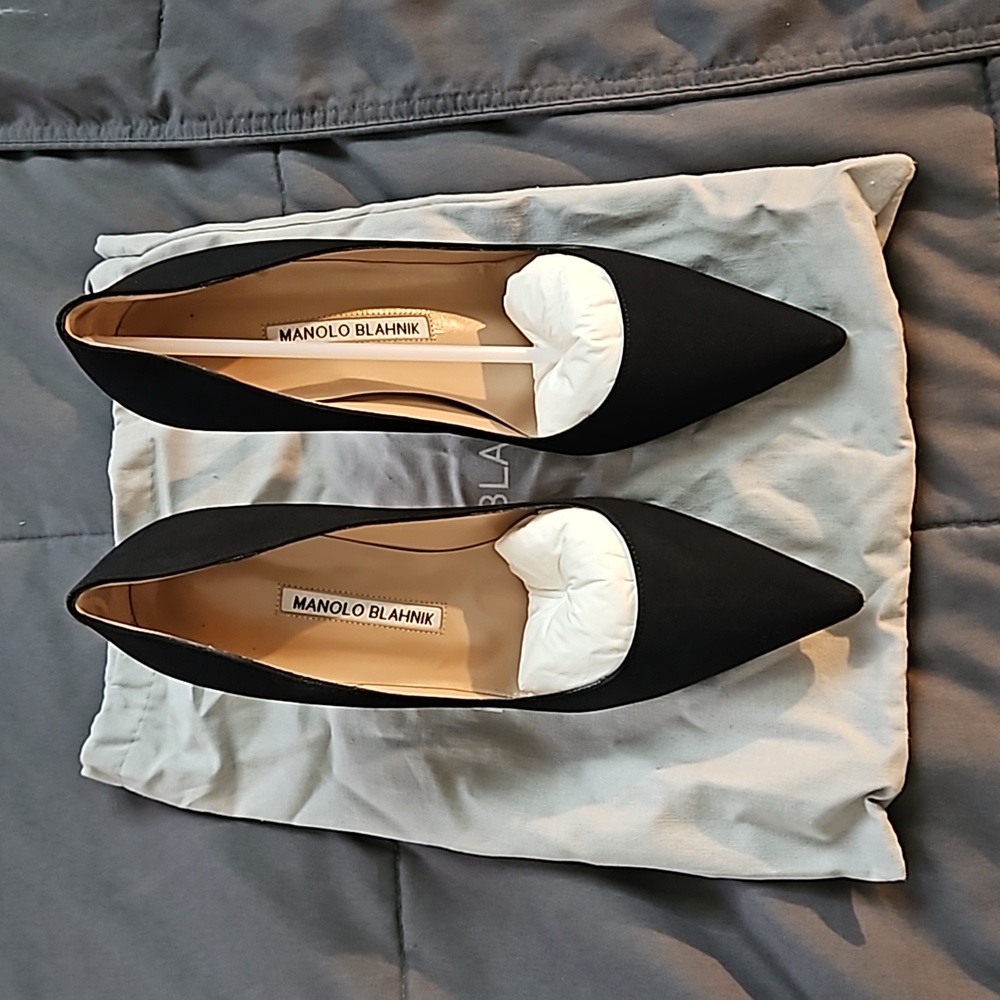 Manolo Blahnik black pumps